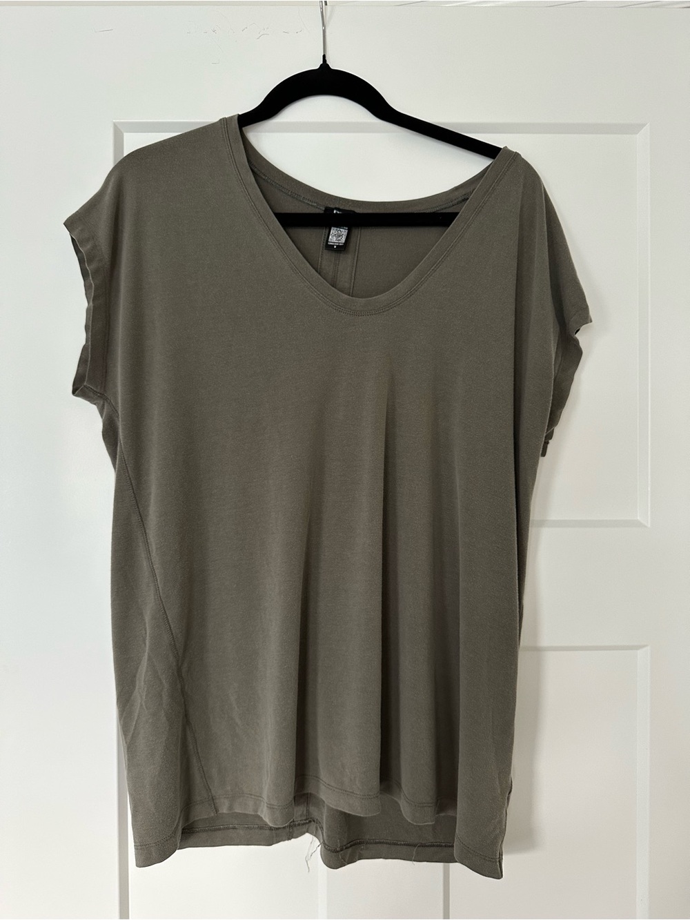 Women’s Express Olive Green Relaxed Short Sleeve Tee
